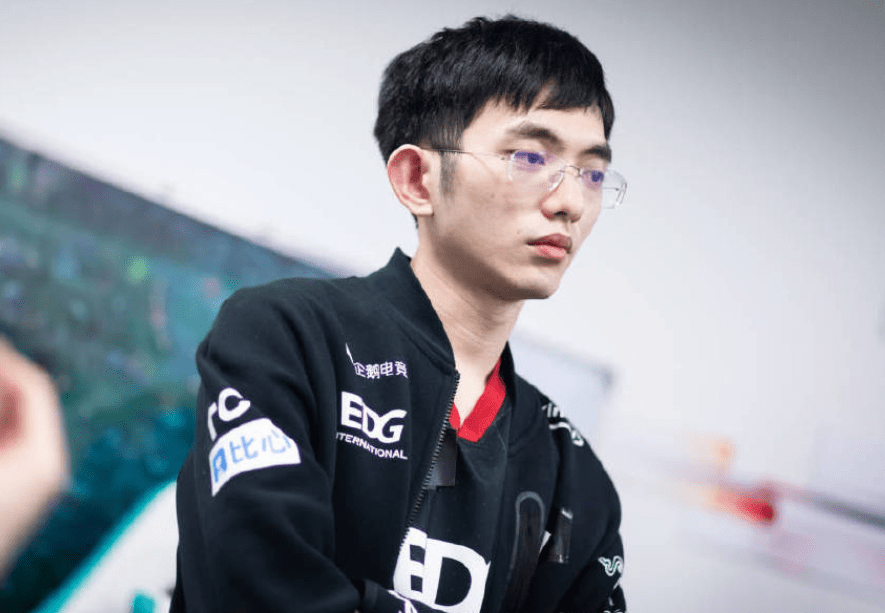 包含EG血洗TES,Viper极限生还后反打鏖战多局小组赛,强势挺进下一轮的词条 包含EG血洗TES,Viper极限生还后反打鏖战多局小组赛,强势挺进下一轮的词条