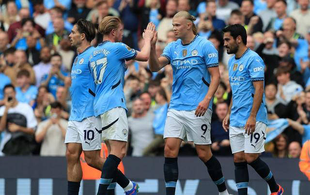 曼联-取得关键胜利，继续领跑英超积分榜的简单介绍